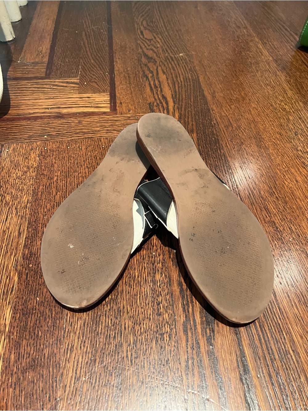 Tory Burch Black Leather Logo Thong Sandals with white detail. - Picture 4 of 4